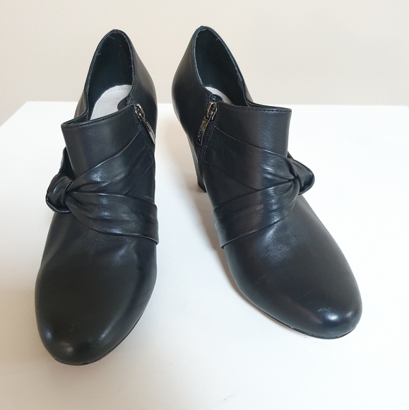 Black AIRFLEX secret leather womens Dress ankle Boots 9.5 B zip up 9cm heels - Picture 2 of 5